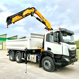 moressa_crane_loadercrane_effer_grueffer_effercrane_allestimenti_ribaltabile_ribaltabiletrilaterale_truck_grusuautocarro_camioncongru_iveco_stefanelli_spacialistidelsoevamento_consorziobonificabacchiglione.jpg