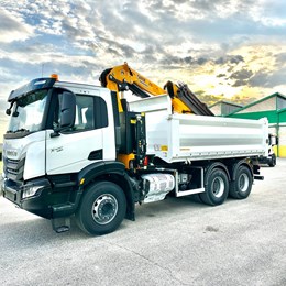 moressa_crane_loadercrane_effer_grueffer_effercrane_allestimenti_ribaltabile_ribaltabiletrilaterale_truck_grusuautocarro_camioncongru_iveco_stefanelli_spacialistidelsoevamento_consorziobonificabacchiglione_consorzio.jpg