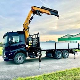 moressa_cranes_loadercrane_effer_grueffer_effercrane_hiab_allestimenti_cassonefisso_truck_volvotruck_verricello_grusuautocarro_camioncongru_remsrl_spacialistidelsollevamento.jpg