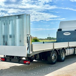 moressa_specialistidelsollevamento_stortispa_storti_mtech_rampedicarico_rampeidrauliche_rampeposteriori_rampezincate_rampe_noleggio_trasporto_autotrasporto_semoventi_cingoli_trattori_trattore.jpg