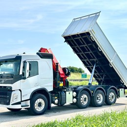moressa_moressasrl_specialistidelsollevamento_allestimento_volvo_volvofm_gru_crane_loadercrane_palfinger_verricello_ribaltabiletrilaterale_trasportomateriale_materialiedili_edilizia_costruzioni_tipper_tippers.jpg