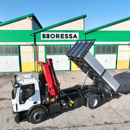 moressa_specialistidelsollevamento_gru_crane_loadercrane_palfinger_ribaltabile_ribaltabiletrilaterale_tipper_tippers_autocarro_allestimentoautocarri.jpg