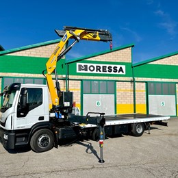 iveco_stefanelli_moressa_moressasrl_specialistidelsollevamento_jollybox_copma_cps_gru_truck_crane_grusuautocarro_iveco_pianalefisso_cassone_cassonefisso_noleggio_trasporto_container_moduli.jpg