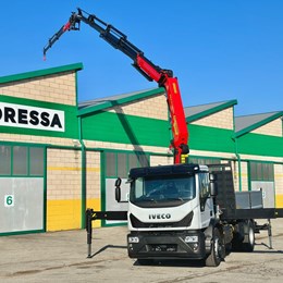 moressa_specialistidelsollevamento_gru_crane_loadercrane_palfinger_ribaltabile_ribaltabiletrilaterale_tipper_tippers_autocarro_allestimentoautocarri_edilizia_cantieri_costruzioni.jpg