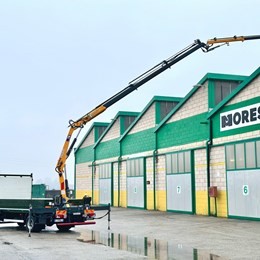moressa_specialistidelsollevamento_man_mantruck_gru_crane_copma_cpsgroup_costruzioni_edilizia_cantieri_antenna_vetro_vetreria_serramenti_cassonefisso_pianale.jpg