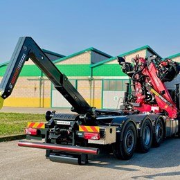 moressa_specialistidelsollevamento_camion_iveco_scarrabile_bob_sistemiidraulici_battistellaspa_impiantoscarrabile_t30_30ton_multilift_hiab_carnovali.jpg