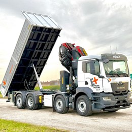 moressa_specialistidelsollevamento_ribaltabile_allestimenti_allestimentiautocarri_ribaltabiletrilaterale_tipper_tippers_3waytipper_camion_autogru.jpg