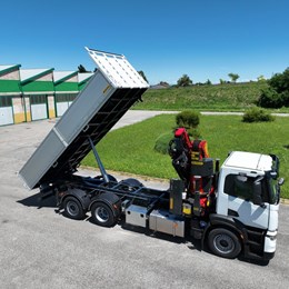 moressa_allestimenti_allestimentoautocarri_allestimentiveicoli_autogru_autocarri_camion_camiongru_grupalfinger_palfinger_antenna_jib_ribaltabile_ribaltabiletrilaterale_tipper_tippers_3waytipper.jpg