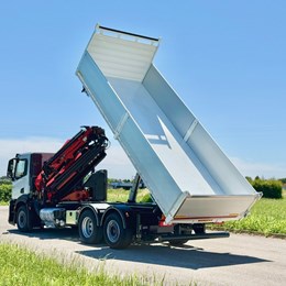 moressa_allestimenti_allestimentoautocarri_allestimentiveicoli_autogru_autocarri_camion_camiongru_grupalfinger_palfinger_antenna_jib_ribaltabile_ribaltabiletrilaterale_tipper_tippers_ple.jpg