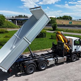 moressa_specialistidelsollevamento_gru_grudasollevamento_loadercrane_copma_cpsgroup_copma220_ribaltabiletrilaterale_ribaltabile_allestimenti_allestimentoveicoli_galiazzo_hardox_iveco.jpg