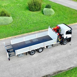 moressa_specialistidelsollevamento_iveco_xway_ivecotruck_camion_camiongru_autogru_gru_grupalfinger_palfinger_6sfili_idraulici_cassonefisso_allungabile_cassoneallungabile.jpg