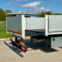 moressa_specialistidelsollevamento_iveco_xway_ivecotruck_camion_camiongru_autogru_gru_grupalfinger_palfinger_6sfili_idraulici_cassonefisso_allungabile_cassoneallungabile_allungamentoposteriore.jpg