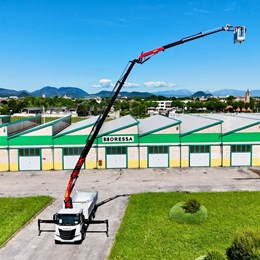 moressa_allestimenti_allestimentoautocarri_allestimentiveicoli_autogru_autocarri_camion_camiongru_grupalfinger_palfinger_antenna_jib_ribaltabile_ribaltabiletrilaterale_tipper_tippers_stefanelli.jpg