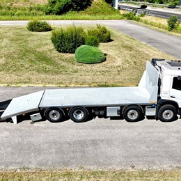 moressa_specialistidelsollevamento_volvo_vps_mtech_pianoinclinabile_rampedicarico_rampe_rampeposteriori_rampeascomparsa_scavi_perforazoni_cantieri.jpg