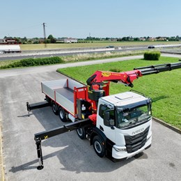 moressa_allestimento_allestimenti_allestimentoveicoli_autogru_camiongru_grusuautocarro_gru_gruplafinger_palfinger_iveco_lucchiari_cassonefisso_movimentoterra.jpg