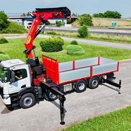 moressa_allestimento_allestimenti_allestimentoveicoli_autogru_camiongru_grusuautocarro_gru_gruplafinger_palfinger_iveco_lucchiari_cassonefisso_grudacarico_cantieri_noleggio_gruatorre.jpg