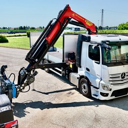 moressa_gru_allestimenti_allestimentoveicoli_autogru_camiongru_camion_palfinger_grupalfinger_cassone_cassonefisso_mercedes_carraro_concessionariacarraro.jpg