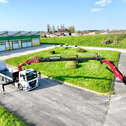 moressa_specialistidelsollevamento_loadercrane_crane_palfinger_rampe_rampealluminio_rampeanteo_verricello_gruconantenna_mantruck.jpg